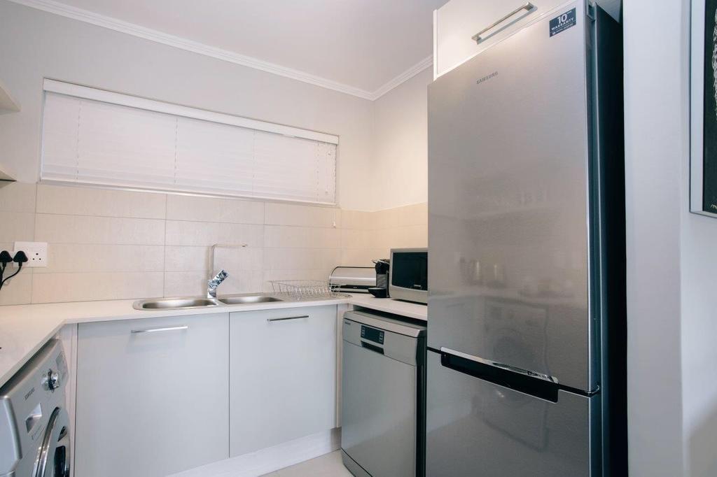 Apartment On Century *